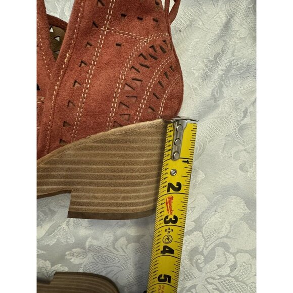 Sofft Size 8M Sallie Ankle Boot Booties Comfort Shoe Lasercut Detail Rust Orange - Picture 9 of 10